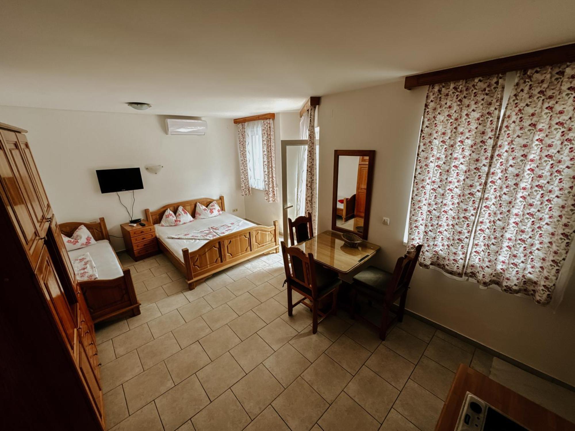Krk Kornic Apartments Exterior photo